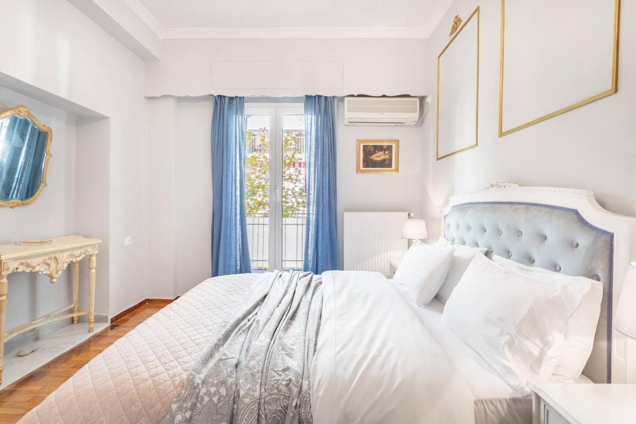 Charming Mini-Palace In Colorful Exarhia Area Apartamento Atenas Exterior foto